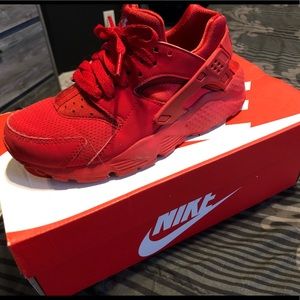 Red Nike Huaraches
